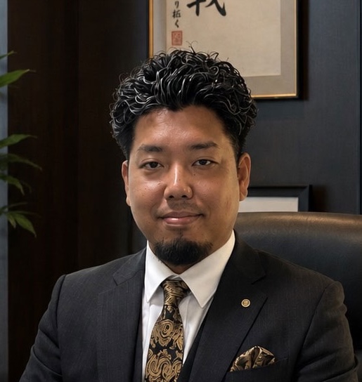 代表者の渡利祐馬